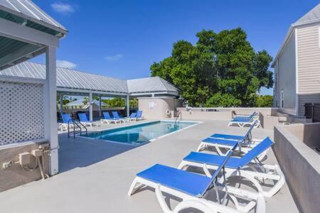 New Casa Caribe By Brightwild- Two-Story Condo Rooftop Pool Key West Eksteriør bilde