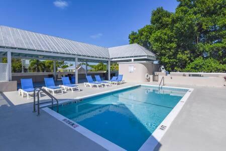 New Casa Caribe By Brightwild- Two-Story Condo Rooftop Pool Key West Eksteriør bilde