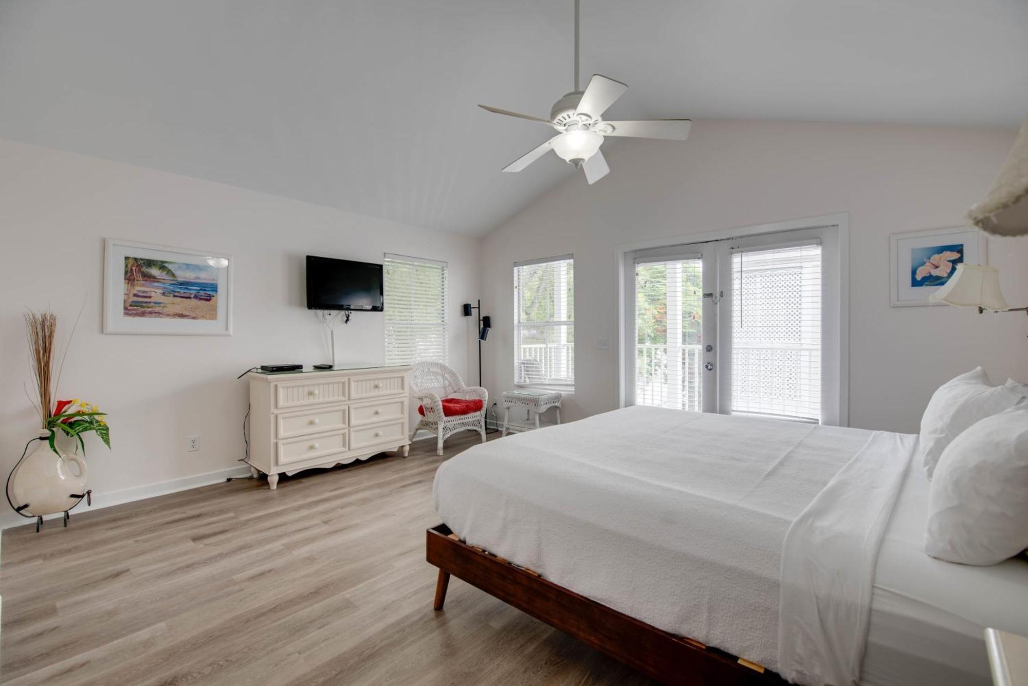 New Casa Caribe By Brightwild- Two-Story Condo Rooftop Pool Key West Eksteriør bilde